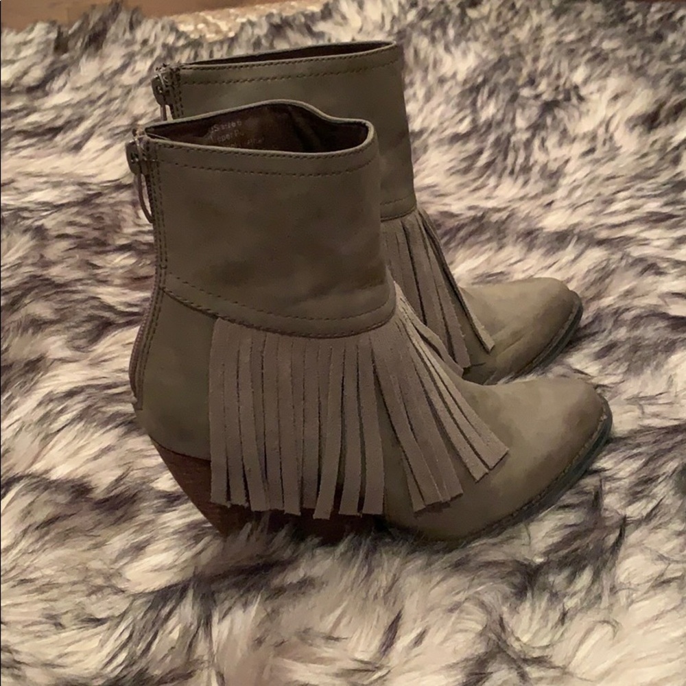 Very Volatile Khloe Fringe Bootie